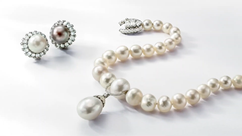 Single Strand White Natural Pearl Necklace Owned by the Duchess of Windsor